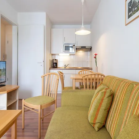 Lichtdurchflutete Mit Balkon In Suedostlage In Apartment Sellin (Rugen)