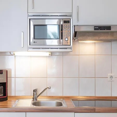 Lichtdurchflutete Mit Balkon In Suedostlage In Apartment *